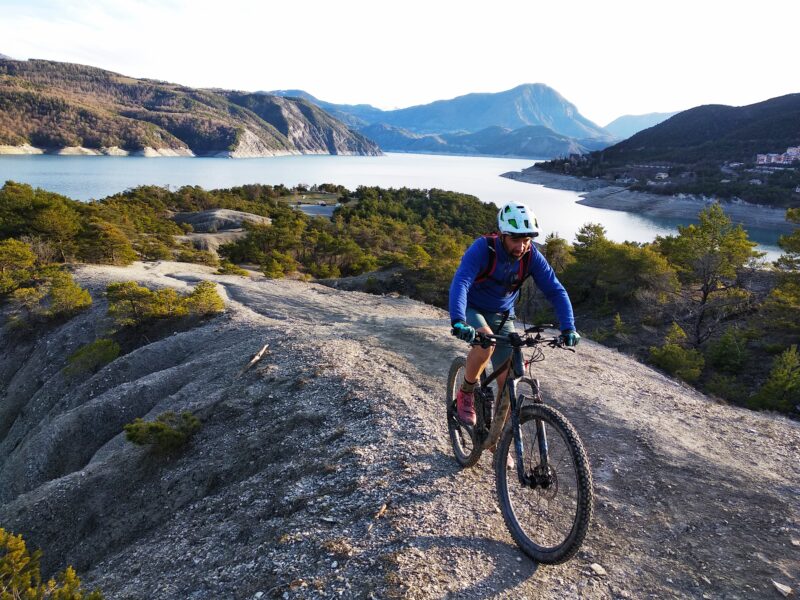 Tour du Lac de Serre Ponçon à Gravel