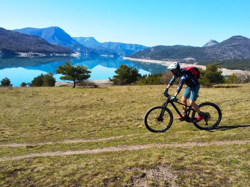 Tour du Lac de Serre Ponçon à Gravel